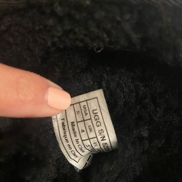 Black Ugg boots - Picture 3 of 3